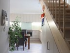 05 Dielenschrank unter der Treppe