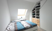 04 Einbaumöbel für kleines Schlafzimmer mit viel Stauraum