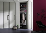 11 Garderobenschrank mit Falttüren